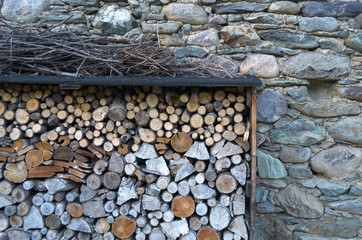 Legna da ardere impilata