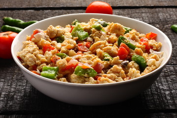 scrambled eggs with mushrooms and vegetables