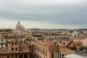 Fototapeta na wymiar overview of Rome from Piazza di Spagna