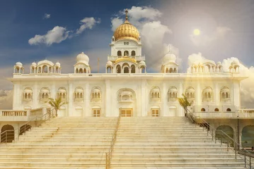 Zelfklevend Fotobehang Gurudwara Bangla Sahib is one of the most prominent Sikh gurdwar © jura_taranik