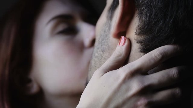 sex: young lover kissing