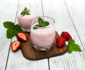 yogurt with fresh strawberries