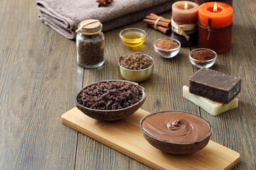 trattamenti per copro e viso con aroma di cioccolato, maschera esfoliante e cioccolato fuso