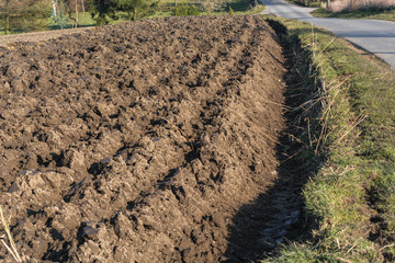 Frisch gepflügtes Feld