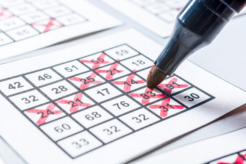 Bingo mit vollständiger Zahlenreihe