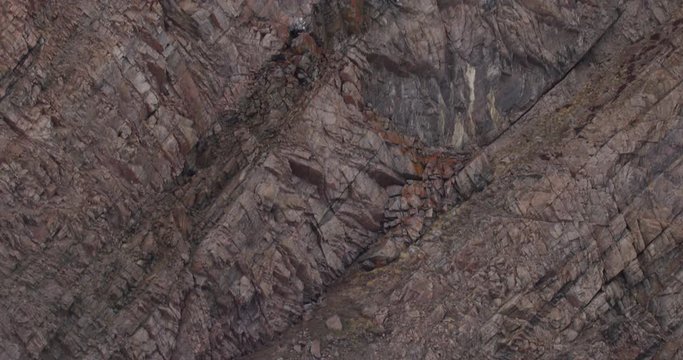 Wide tilt up to show location of Gyre falcon nest