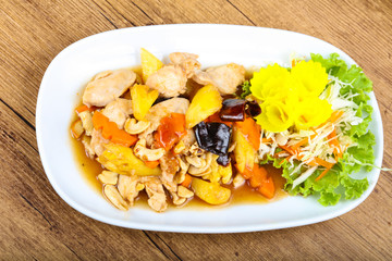 Chicken with pineapple and cahew nuts