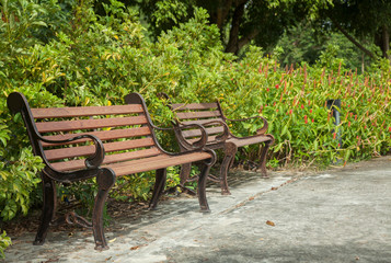 Fototapeta na wymiar Bench in the park