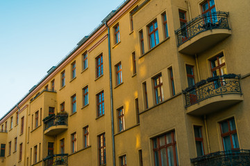 Fototapeta na wymiar big and wonderful apartment building at prenzlauer berg