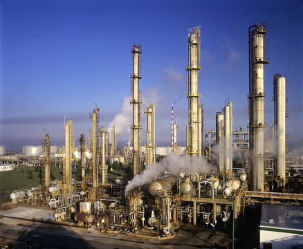 Petr&oacute;leo-Refiner&iacute;a