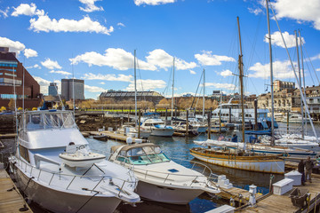 Fototapeta na wymiar Long Wharf and Customhouse Block with sailboats and yachts