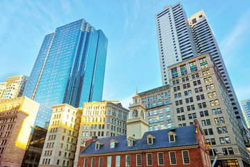 Fototapeta na wymiar Old State House in Financial District of Boston