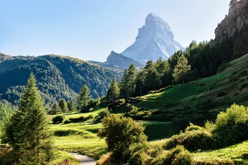 Crédence de cuisine en verre imprimé Cervin Panoramic view of Matterhorn mountain and chalets Switzerland