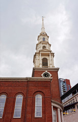Fototapeta na wymiar Park Street Church in downtown Boston in USA