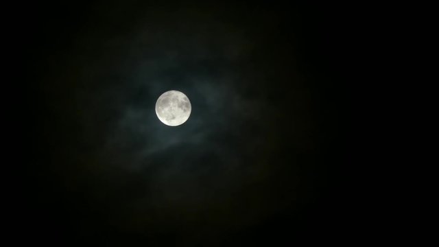 perigee, supermoon, full, bright moon with clouds