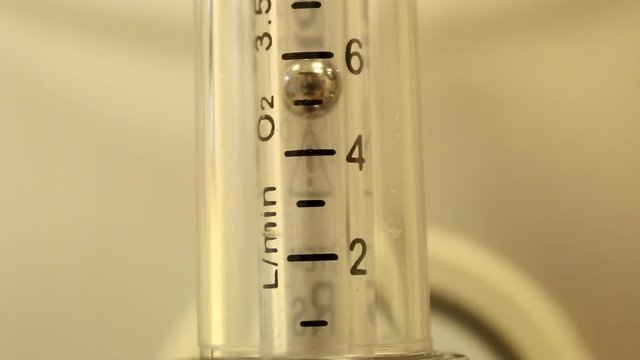 medical oxygen reductor with metal ball