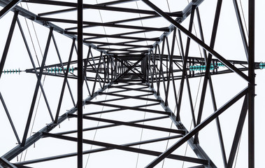 Hög kraftledningsstolpe i stål © Björn Kristersson