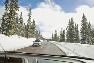 Sweden, Dalarna, Salen, Traffic on road in winter