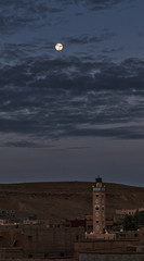 Ait Ben Haddou, Marokko, Kasbah, Unesco Weltkulturerbe, 16.10.2016, Moschee, Minarett, Vollmond,...