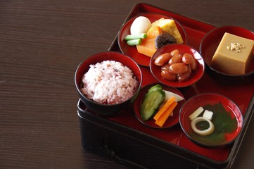 お霊供膳（供養膳・お供え膳）
