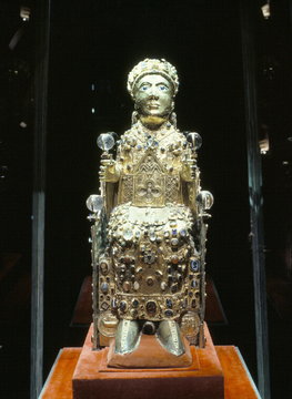 Reliquary statue of Ste. Foy, dating from 7th to 9th centuries and renovated in the 10th century, Treasury of Ste. Foy, Conques, Midi-Pyrenees, France