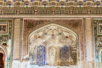 Obraz premium Ancient painting and mosaic in an old house in Bukhara, Uzbekist
