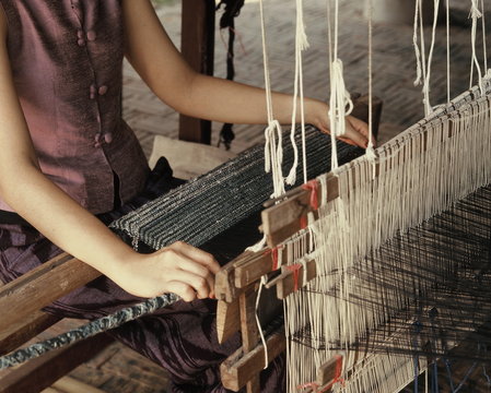 Weaving cotton in Chiang Mai