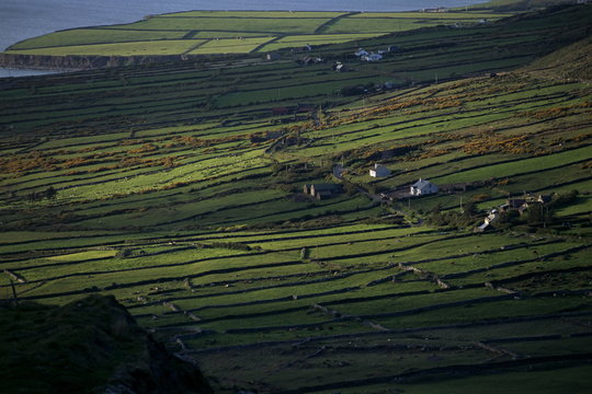 Looking towards the Bera Peninsula from the Ring of Kerry road, Iveragh Peninsula, County Kerry, Munster, Eire (Republic of Ireland)