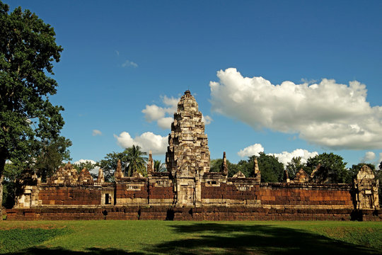 sdok kak thom ancient temple