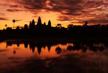 Fototapeta na wymiar Angkor Wat sunrise