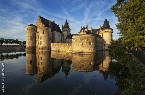 Chateau Sully-Sur-Loire, Loiret, France без смс