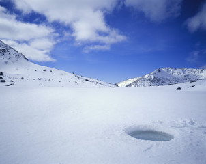 Fototapeta premium Breathing Hole in Ice