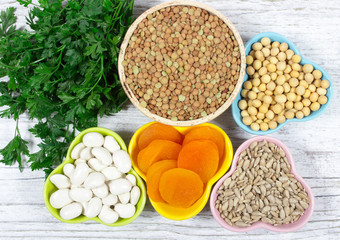 Vegetable products containing iron (ferrum).