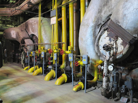 Gas steam generator, machinery, pipes, tubes at a power plant