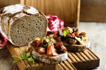 Vegetable bruschetta with homemade bread