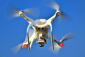 ドローン
