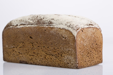 Bread flour sprinkled in the form of bricks