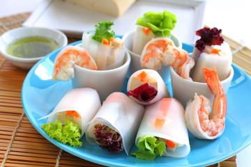 Salad with noodle prawn and vegetable.