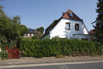 Weisses Wohnhaus