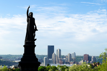 Pittsburgh and Statue