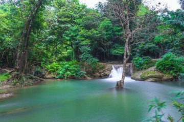 Naklejka premium Graenggravia Waterfall, Sangkhlaburi District, Kanchanaburi Prov