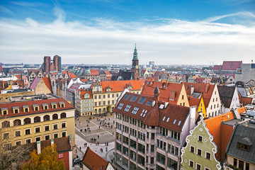 Obraz premium Aerial view of Market Square with Christmas Fair on it and Town Hall in Wroclaw, Poland