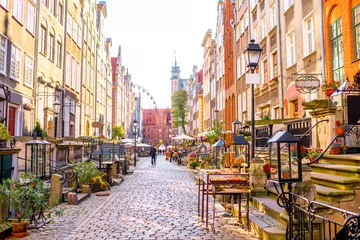 Fototapeten Street view with shops and cafes in th eold town of Gdansk, Poland © rh2010