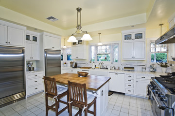 Obraz premium View of a spacious kitchen at home