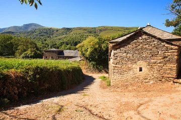 Fototapeten Sommer Rural house in the Spanish countryside  © bepsphoto