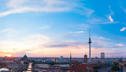 Obraz premium Skyline Of Berlin in Germany on a sunset