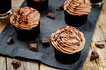 chocolate cupcakes with chocolate cream cheese frosting