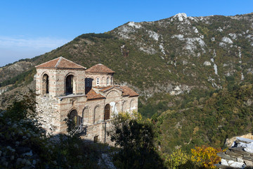 Fototapeta na wymiar Amazing view of Church of the Holy Mother of God in Asen's Fortress and Rhodopes mountain, Asenovgrad, Plovdiv Region, Bulgaria