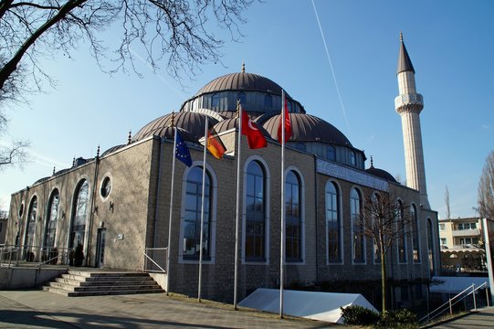 DITIB Merkez Moschee in Duisburg Marxloh 