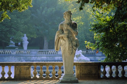 Jardin de la Fontaine, Nimes, Gard, Languedoc, France